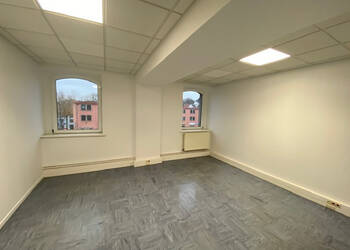 Publique 54432390 nr 3 - Attribut alt par défaut.