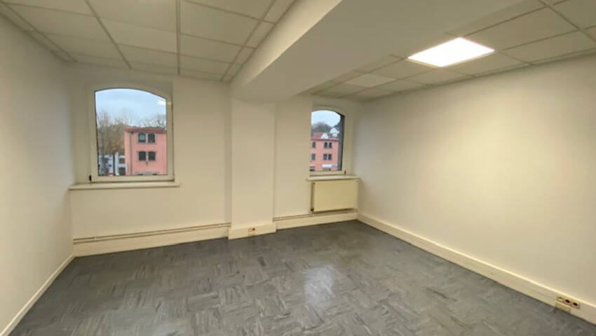 Publique 54432390 nr 3 - Attribut alt par défaut.