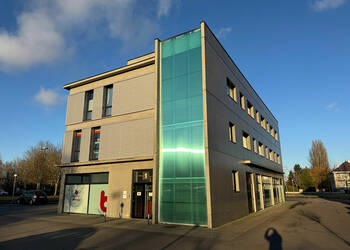 Publique 57690047 nr 2 - Attribut alt par défaut.