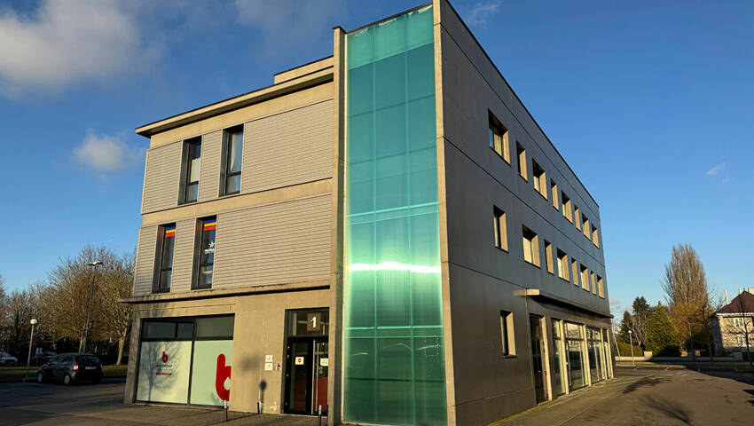 Publique 57690047 nr 2 - Attribut alt par défaut.