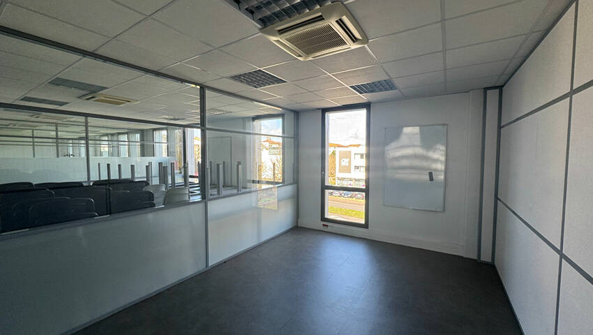 Publique 57690047 nr 5 - Attribut alt par défaut.