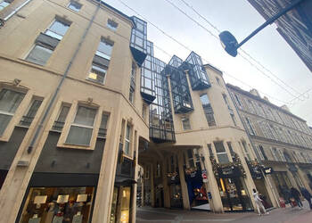 Publique 58371454 nr 1 - Attribut alt par défaut.