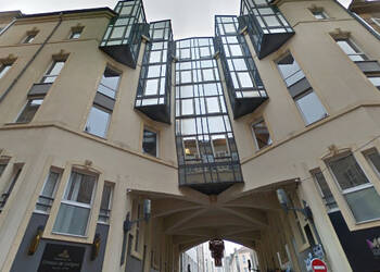 Publique 58371454 nr 2 - Attribut alt par défaut.