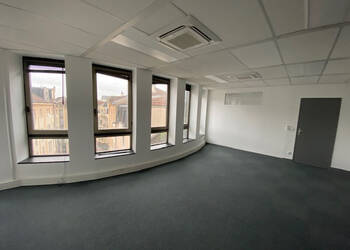 Publique 58371454 nr 3 - Attribut alt par défaut.