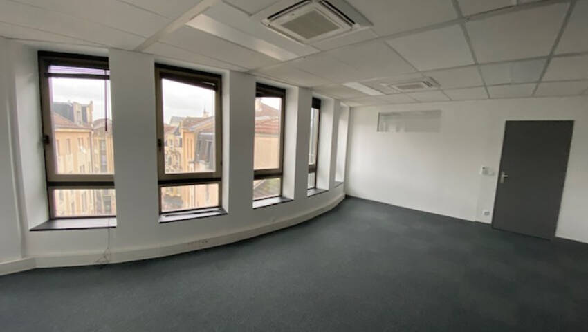 Publique 58371454 nr 3 - Attribut alt par défaut.