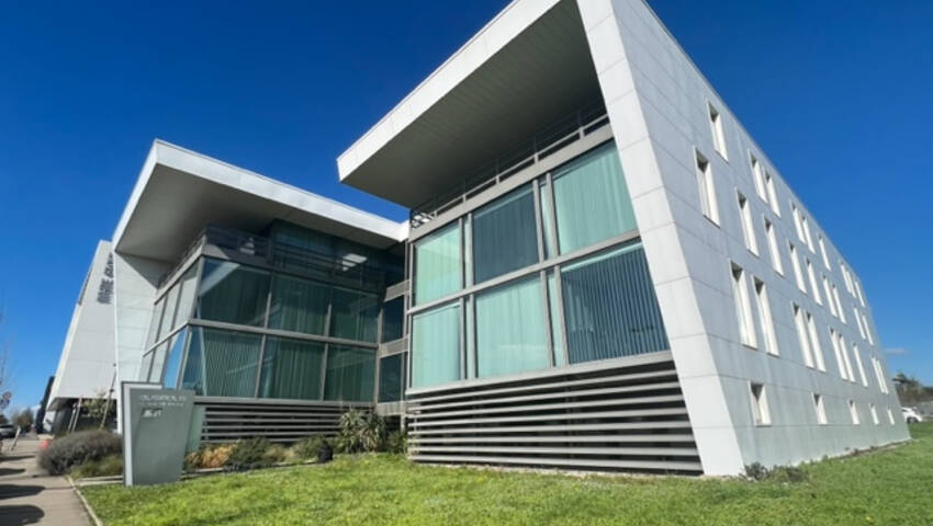 Publique 54144488 nr 1 - Attribut alt par défaut.