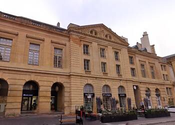 Publique 57955469 nr 1 - Attribut alt par défaut.