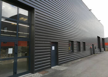 Publique 20415169 nr 3 - Attribut alt par défaut.