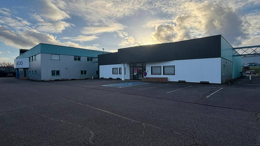 Publique 58026786 nr 2 - Attribut alt par défaut.