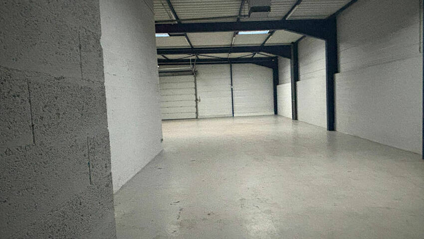 Publique 58026786 nr 10 - Attribut alt par défaut.