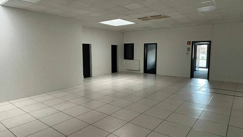 Publique 58026786 nr 14 - Attribut alt par défaut.