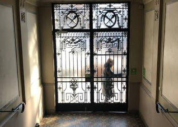 Publique 48285051 nr 2 - Attribut alt par défaut.