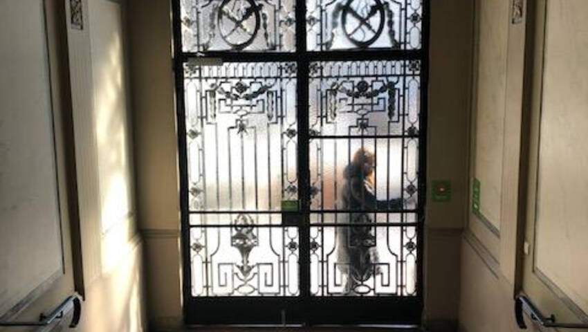 Publique 48285051 nr 2 - Attribut alt par défaut.