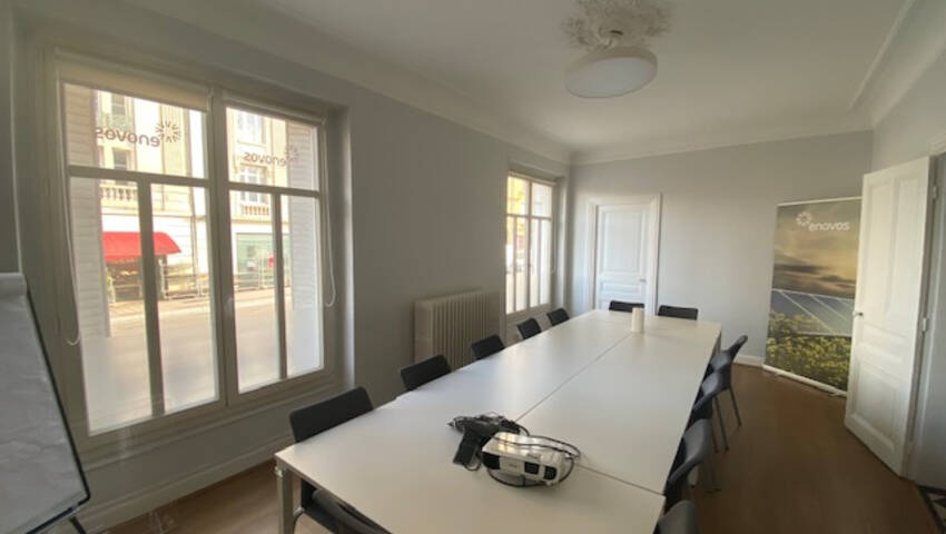 Publique 48285051 nr 5 - Attribut alt par défaut.