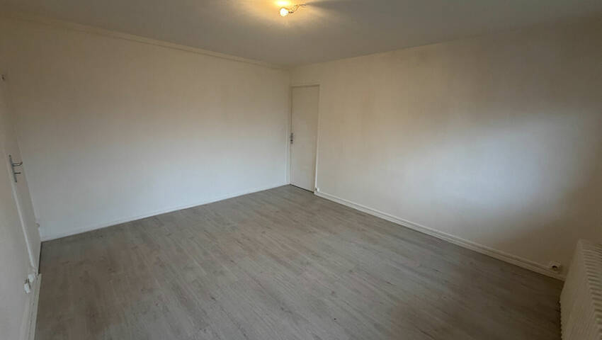 60185423e - Attribut alt par défaut.