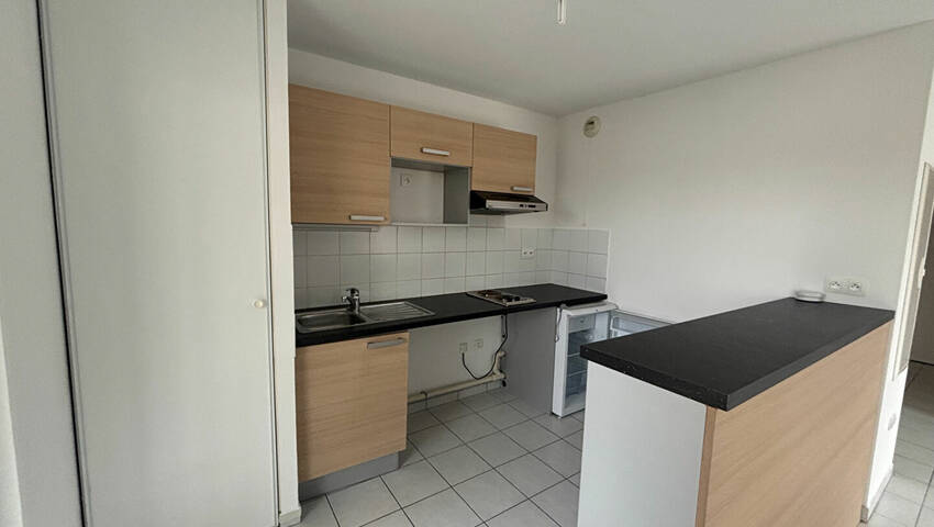 60184889b - Attribut alt par défaut.