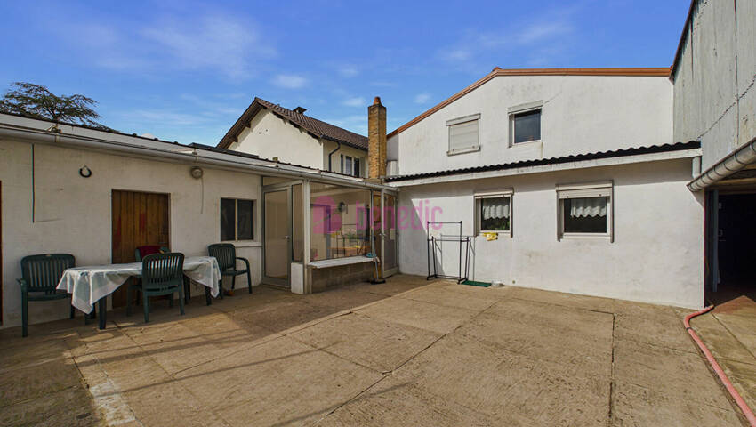 58153012c - Attribut alt par défaut.