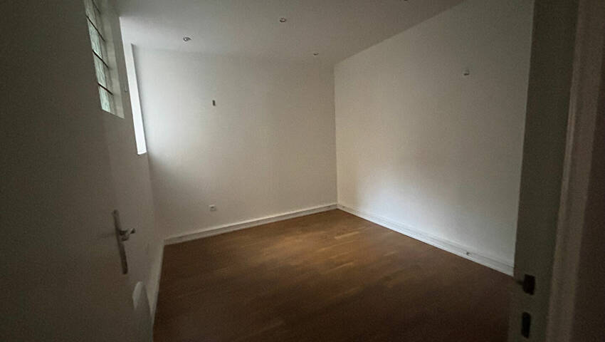 Publique 59502418 nr 6 - Attribut alt par défaut.