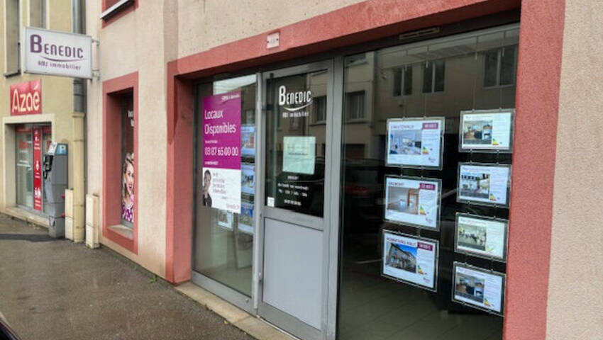 Publique 55887994 nr 2 - Attribut alt par défaut.