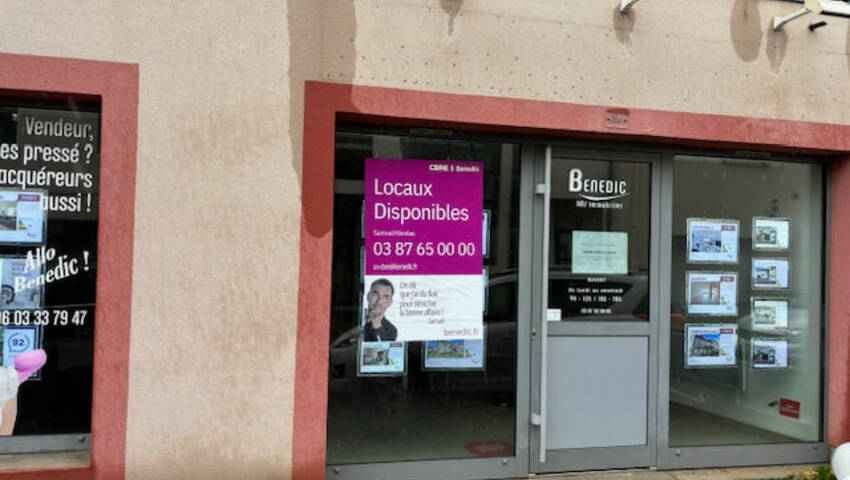 Publique 55887994 nr 8 - Attribut alt par défaut.