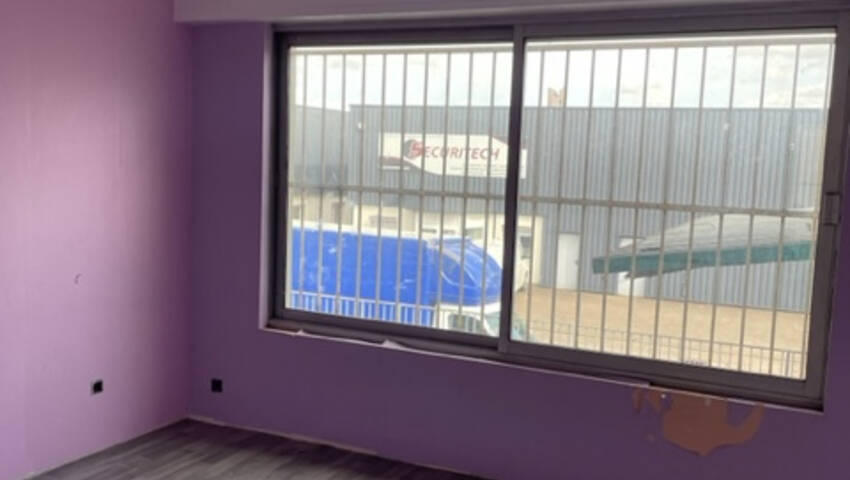 Publique 54275765 nr 4 - Attribut alt par défaut.