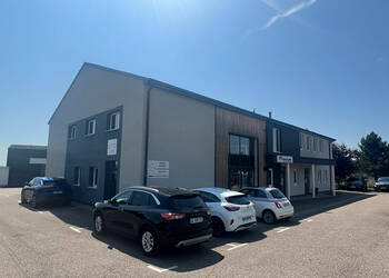 Publique 56199608 nr 2 - Attribut alt par défaut.