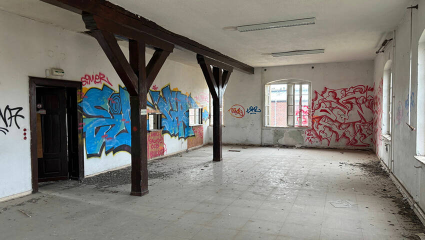 Publique 59663076 nr 2 - Attribut alt par défaut.