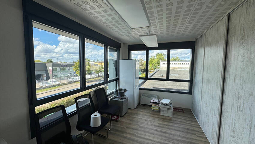 Publique 59437362 nr 3 - Attribut alt par défaut.