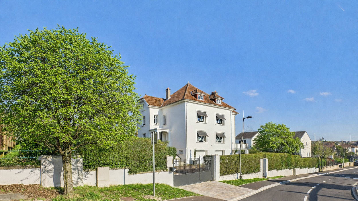 60213384b - Attribut alt par défaut.