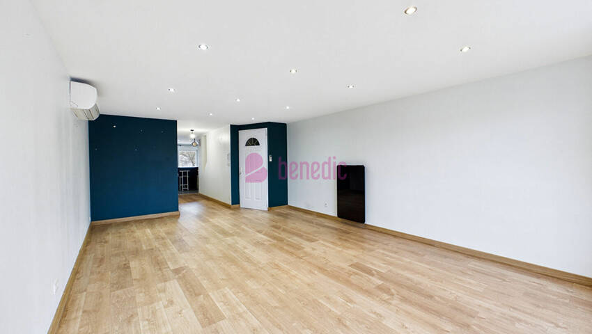 60216681d - Attribut alt par défaut.