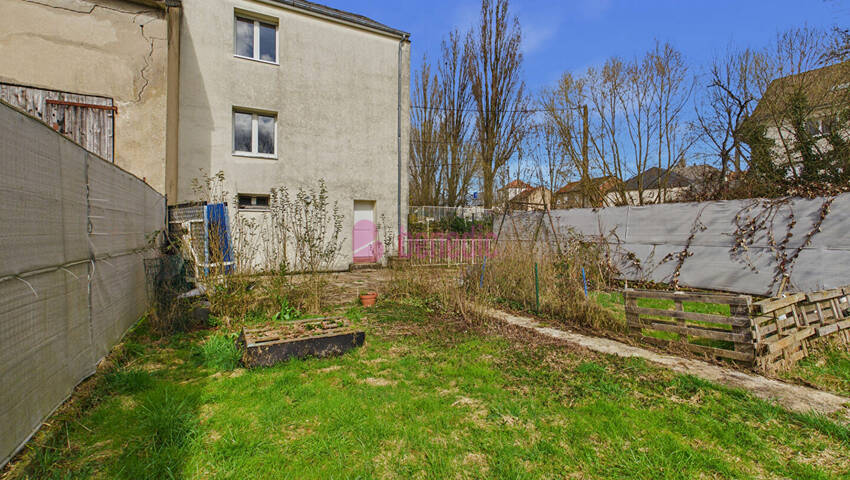 60218076b - Attribut alt par défaut.