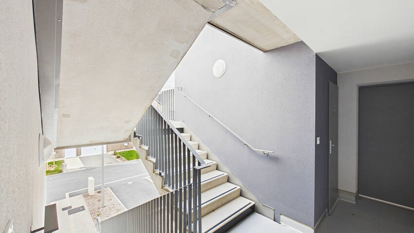 60135144l - Attribut alt par défaut.