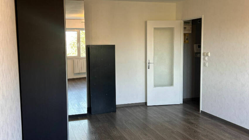 60225473d - Attribut alt par défaut.