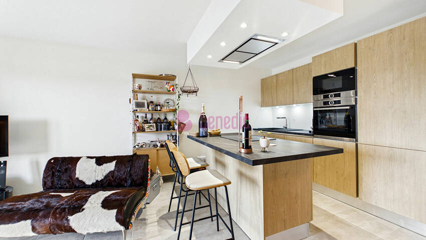 60235515d - Attribut alt par défaut.