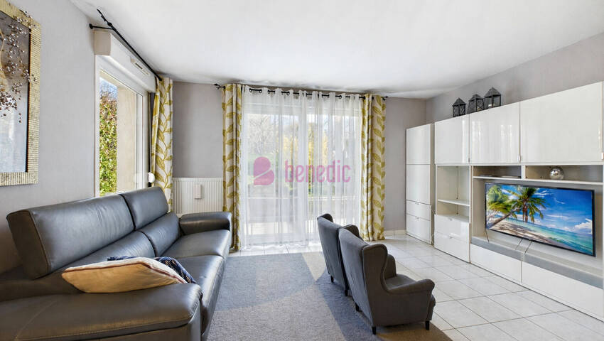 59238115a - Attribut alt par défaut.