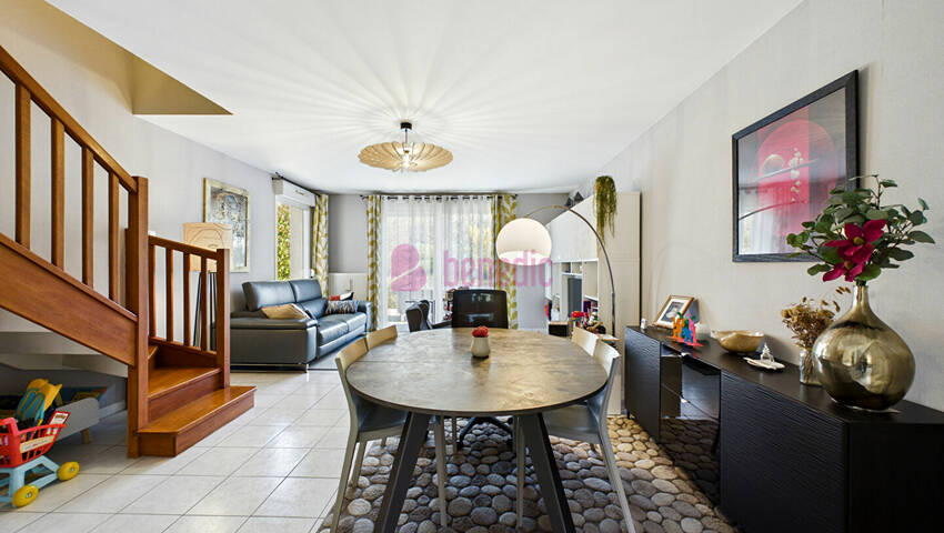 59238115c - Attribut alt par défaut.