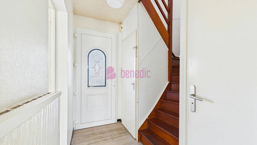 59813027f - Attribut alt par défaut.