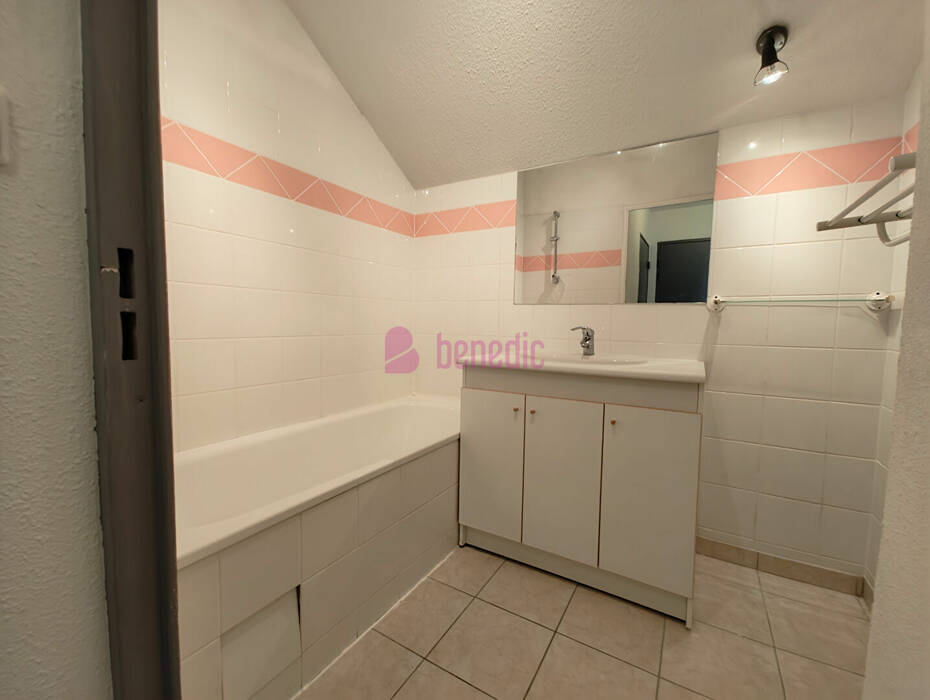 60241432g - Attribut alt par défaut.