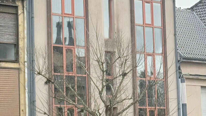 60256365c - Attribut alt par défaut.