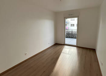 60256346b - Attribut alt par défaut.