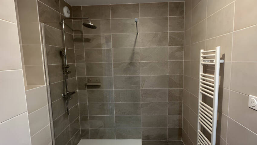 60256346c - Attribut alt par défaut.