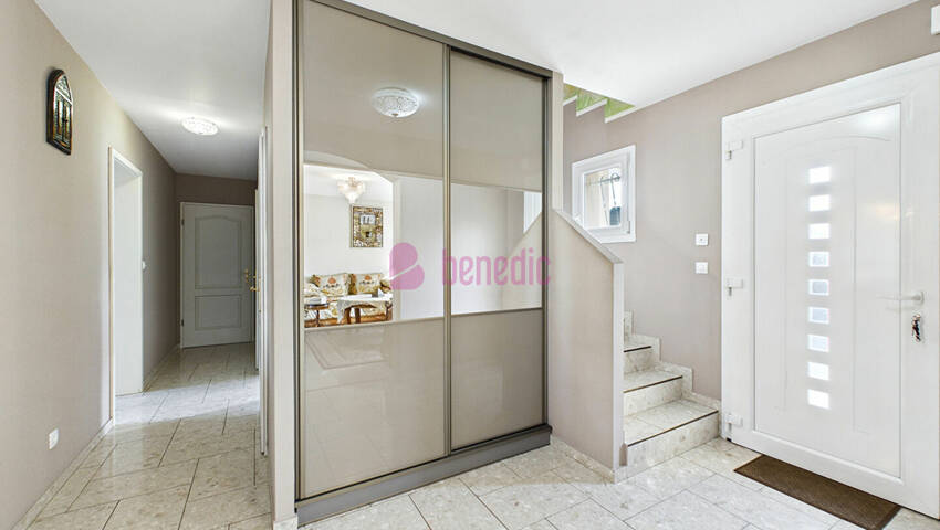 56965193e - Attribut alt par défaut.