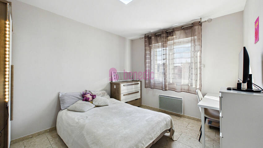 56965193l - Attribut alt par défaut.