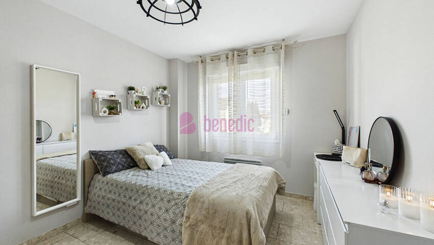 56965193m - Attribut alt par défaut.