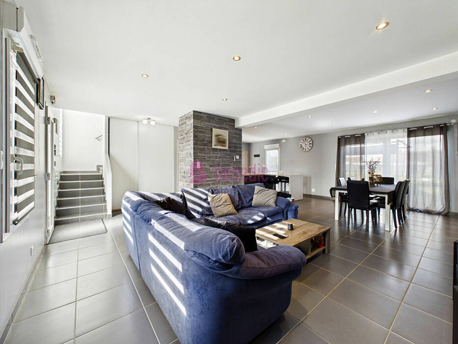 60015294g - Attribut alt par défaut.