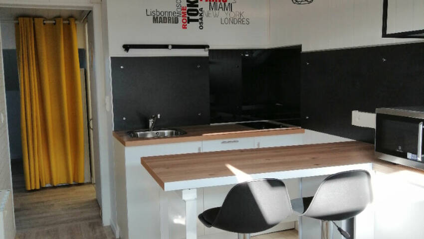 60257023b - Attribut alt par défaut.