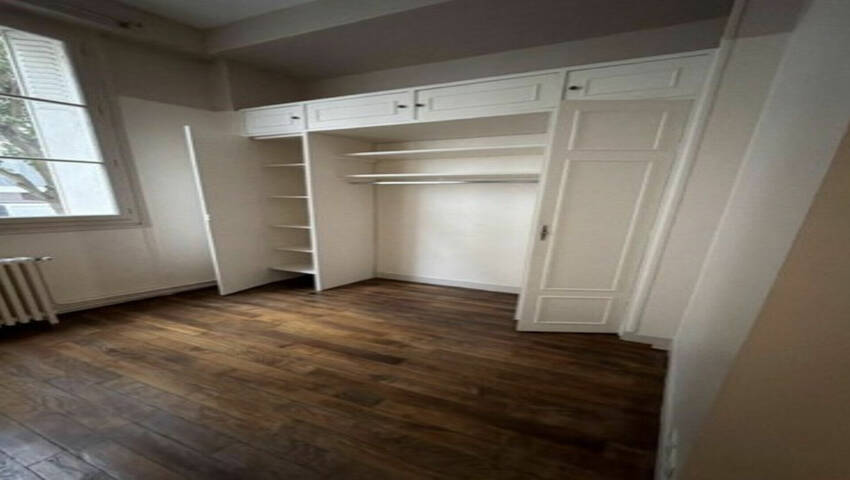 60278698b - Attribut alt par défaut.