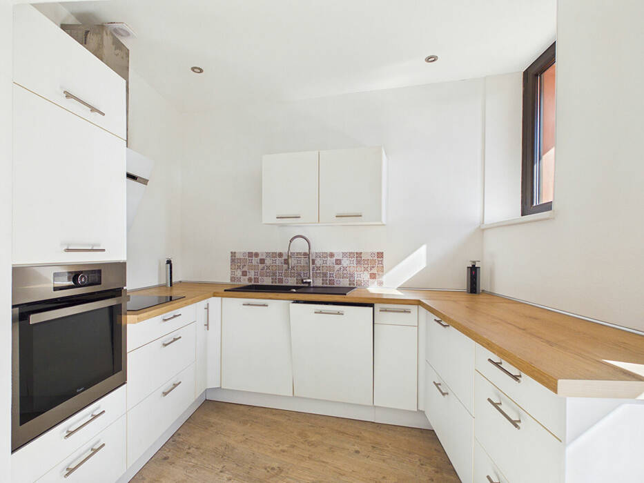 60256069b - Attribut alt par défaut.