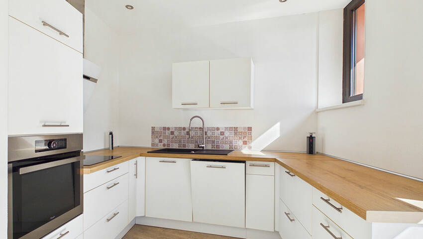 60256069b - Attribut alt par défaut.