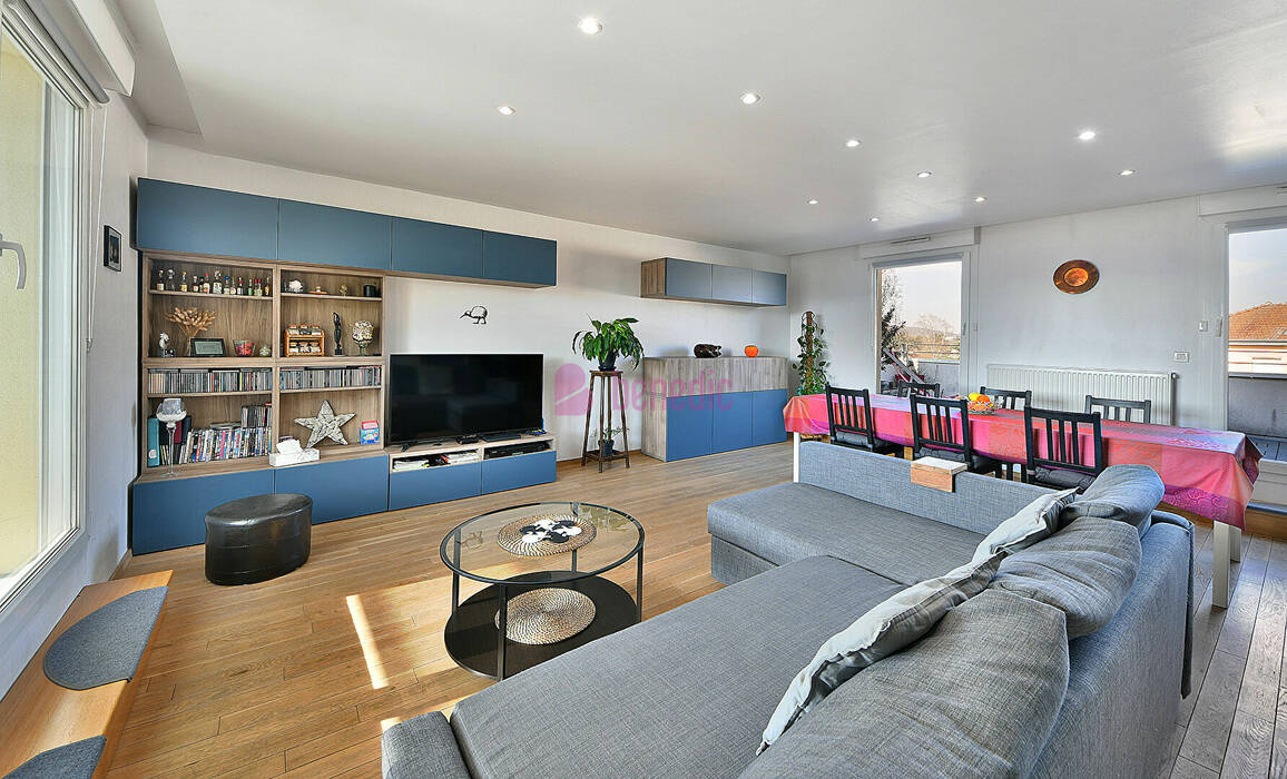 60257597c - Attribut alt par défaut.